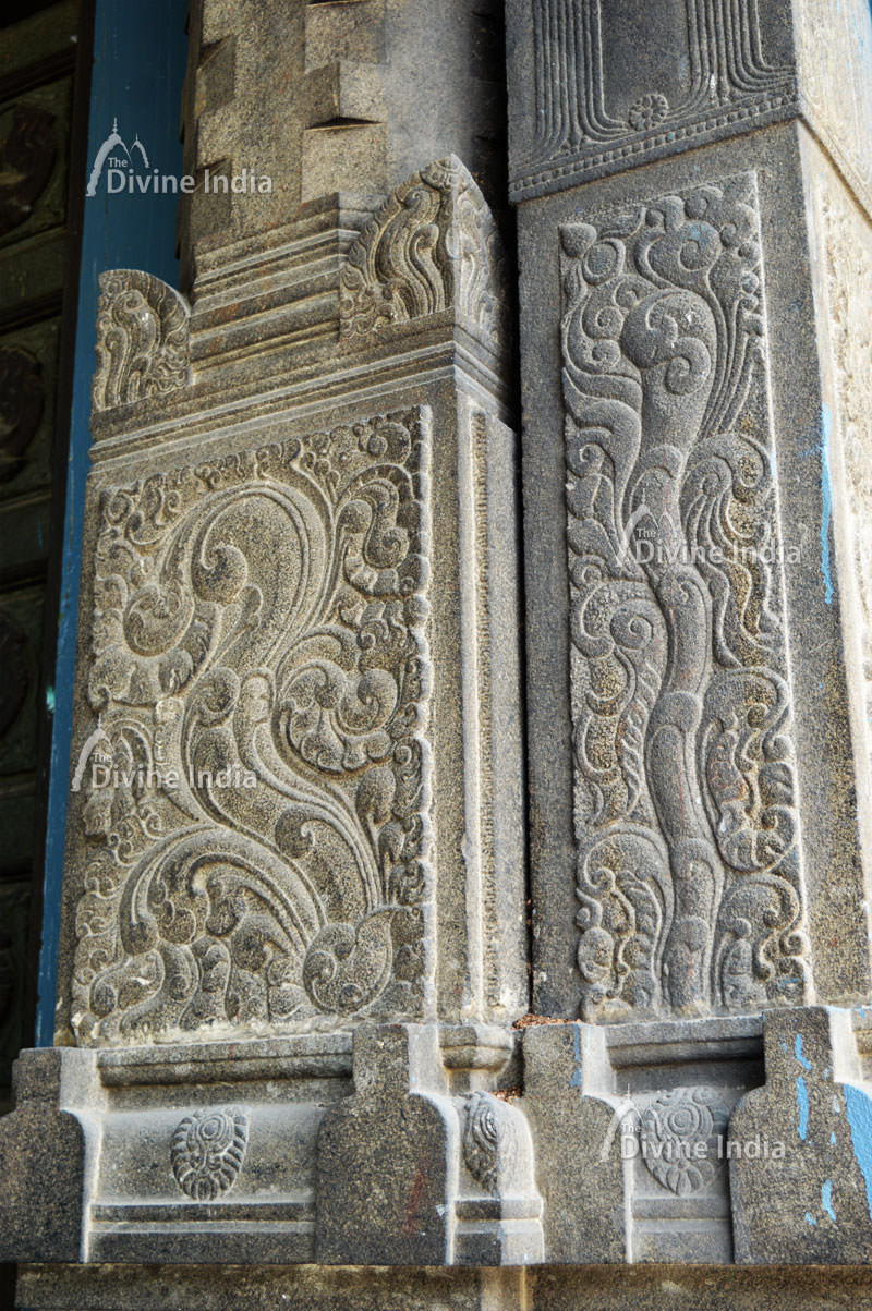 Uttara Swamimalai Temple : Beautiful wall pillar design - The Divine India