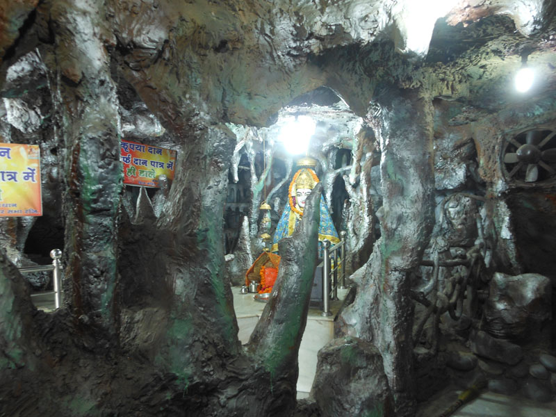 Inside View Of Gufa At Shiv Mandir Gufawala Preet Vihar The Divine India 3803